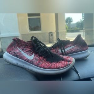 NIKE WOMENS RUNNING SHOES